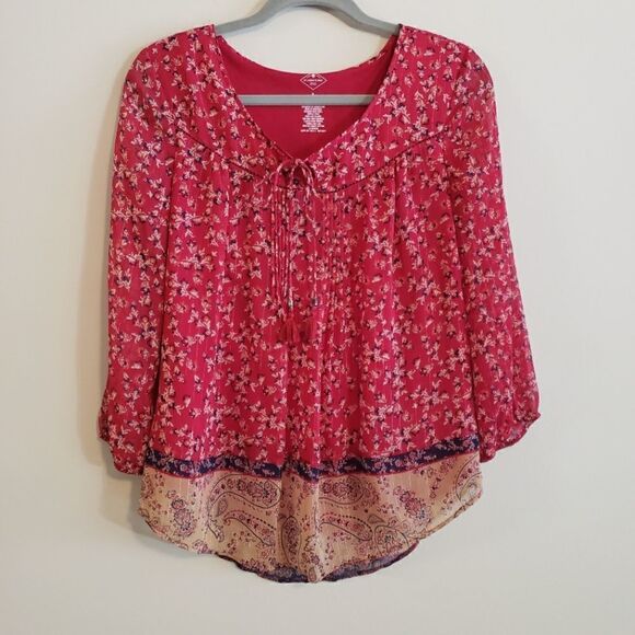 ST JOHNS BAY BERRY PINK DRESSY BLOUSE TOP SIZE SMALL WITH SPARKLE AND TASSELS - Picture 1 of 6